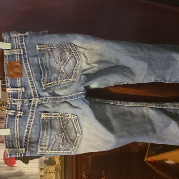 Distressed BKE Wendi Jeans - Picture 6 of 9